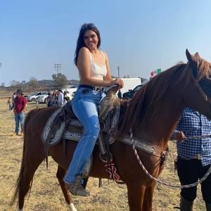 Meet your Posher, Jacqueline